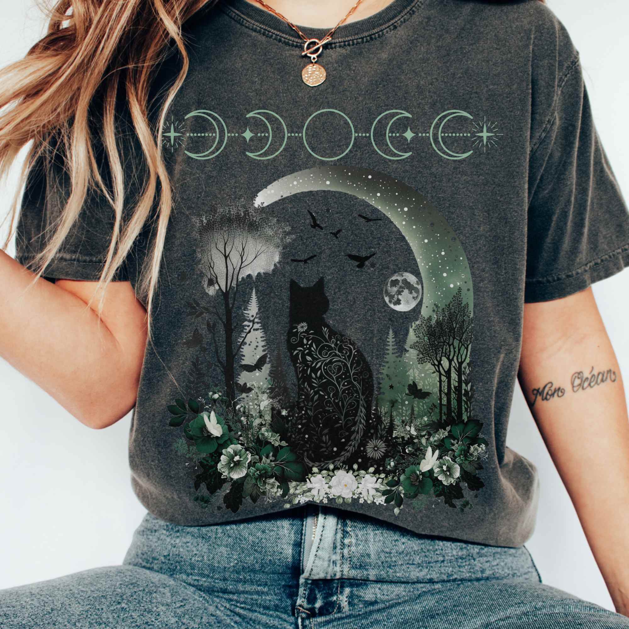 Vintage Witchy Black Cat T-Shirt Perfect Gift For Girlfriend