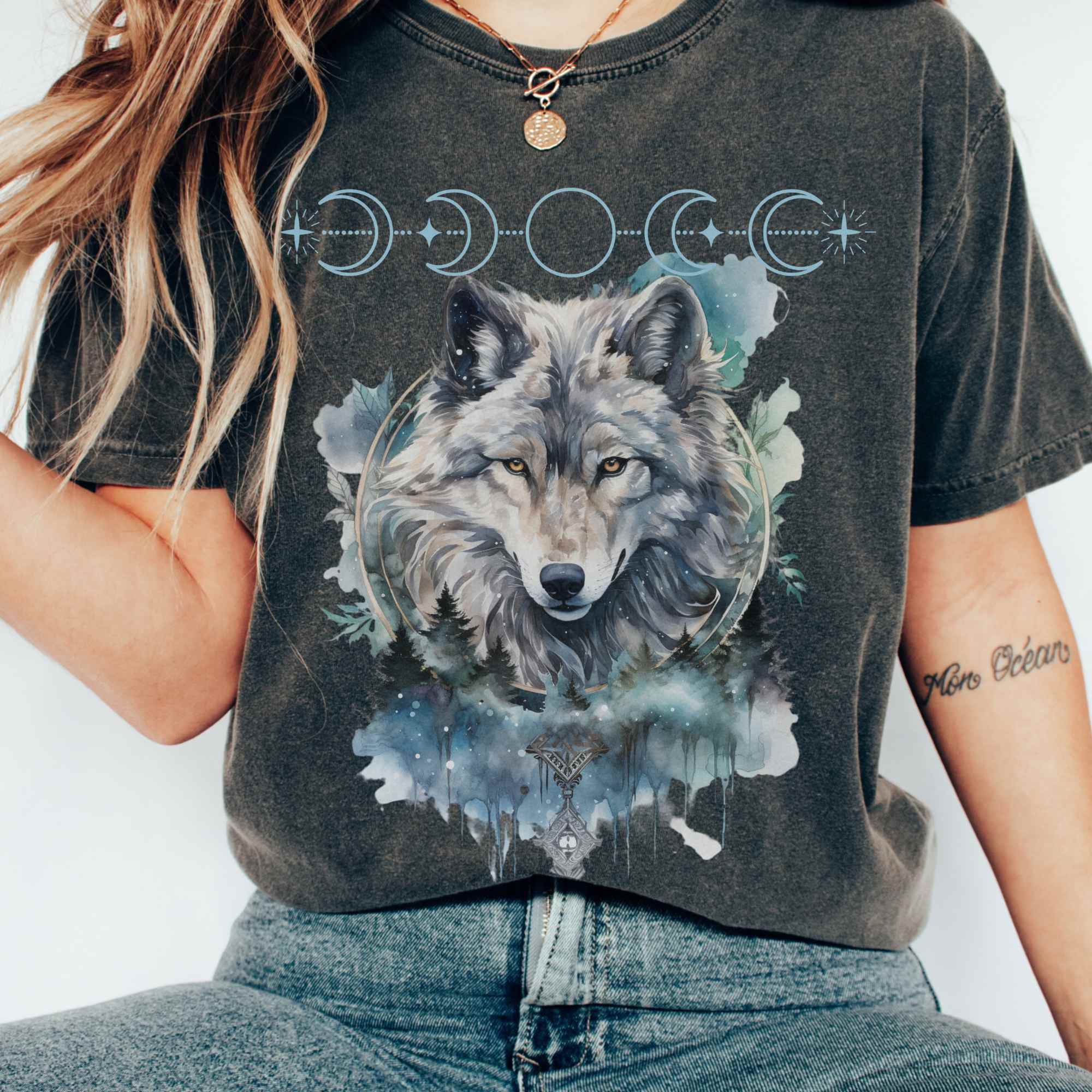 Vintage Wolf T-Shirt Best Gift For Girlfriend